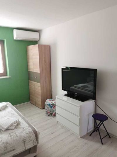 Image No.13-6 Bed Property for sale