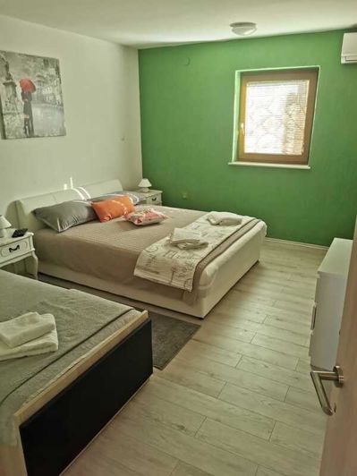 Image No.14-6 Bed Property for sale