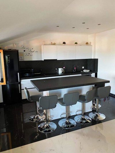 Image No.21-6 Bed Property for sale