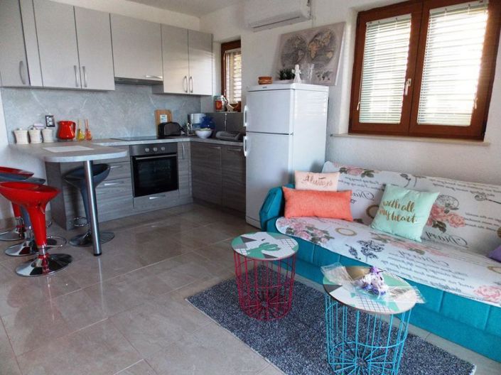 Image No.5-6 Bed Property for sale