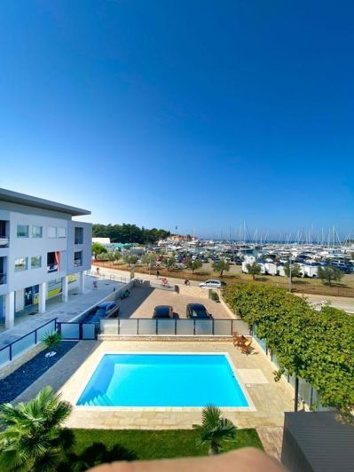 Image No.12-5 Bed Property for sale