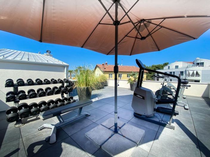 Image No.4-5 Bed Property for sale