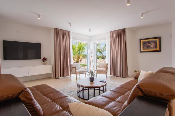 Image No.7-5 Bed Property for sale