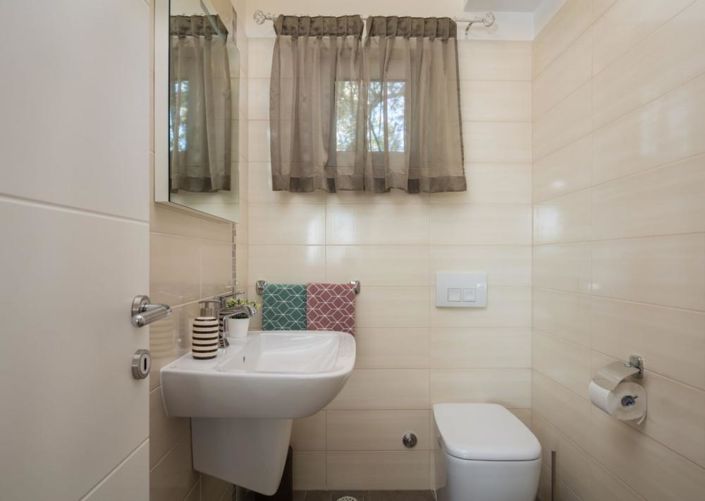 Image No.20-3 Bed Property for sale