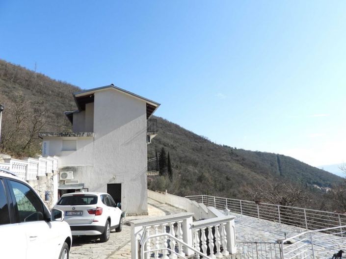 Image No.16-6 Bed Property for sale