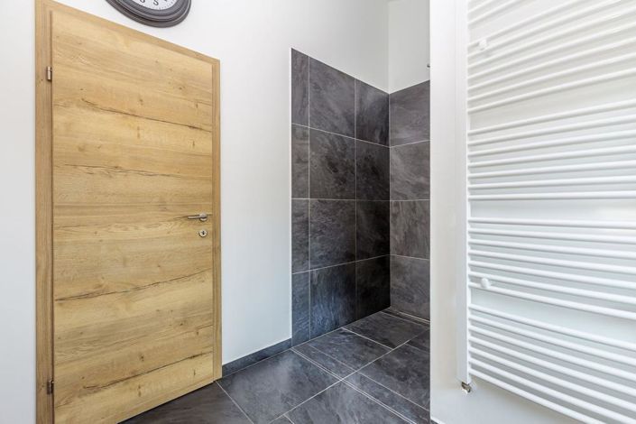 Image No.15-4 Bed Property for sale