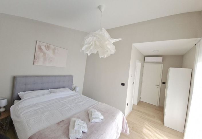 Image No.13-4 Bed Property for sale