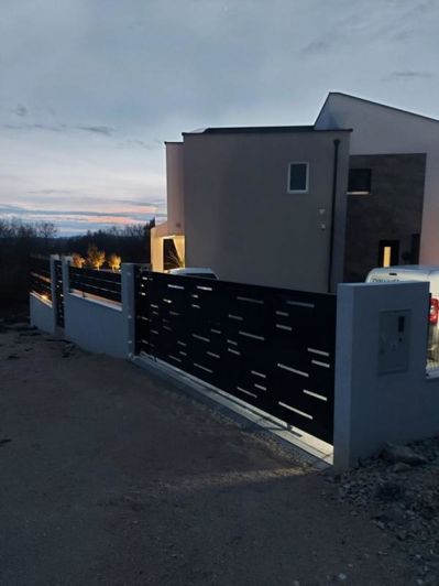 Image No.5-4 Bed Property for sale