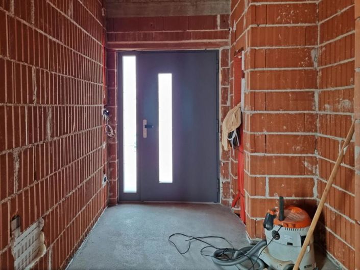 Image No.12-3 Bed Property for sale