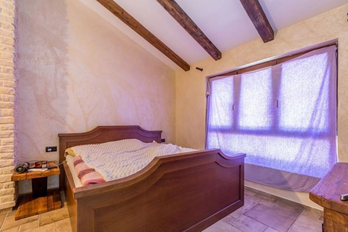 Image No.13-3 Bed Property for sale