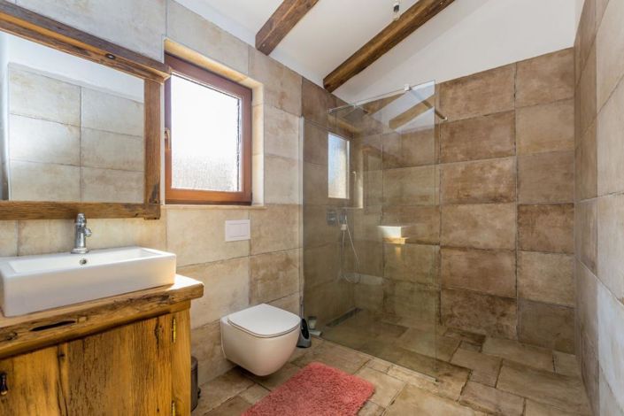 Image No.14-3 Bed Property for sale