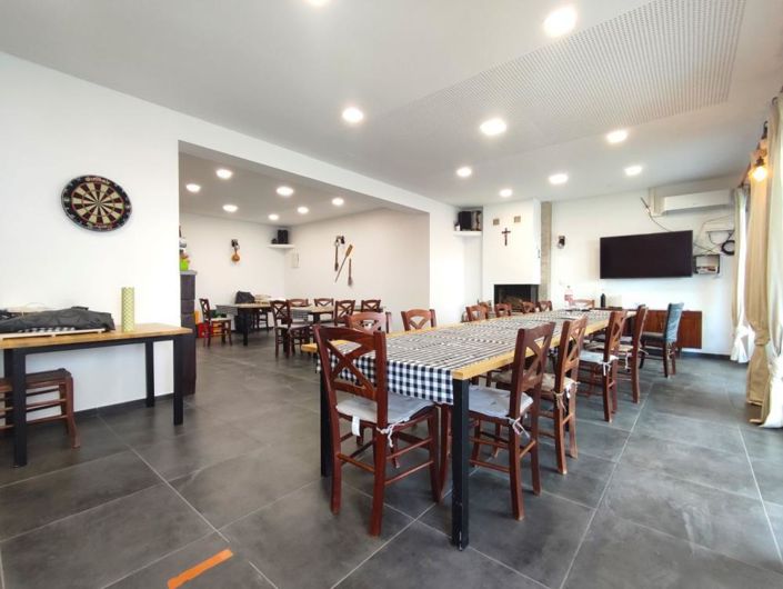 Image No.16-2 Bed Property for sale