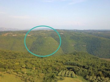 1 - Labin, Property