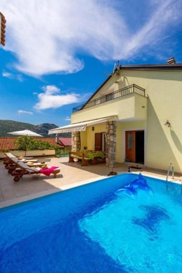 Image No.1-4 Bed Property for sale