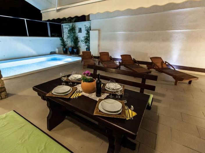 Image No.16-4 Bed Property for sale