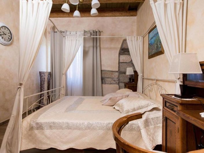 Image No.22-4 Bed Property for sale