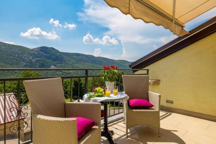 Image No.5-4 Bed Property for sale