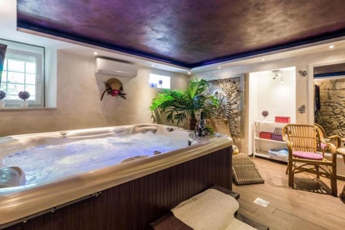 Image No.8-4 Bed Property for sale