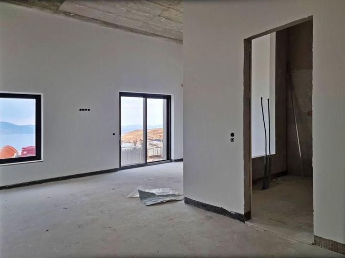 Image No.17-3 Bed Property for sale