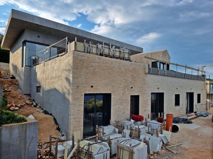 Image No.19-3 Bed Property for sale