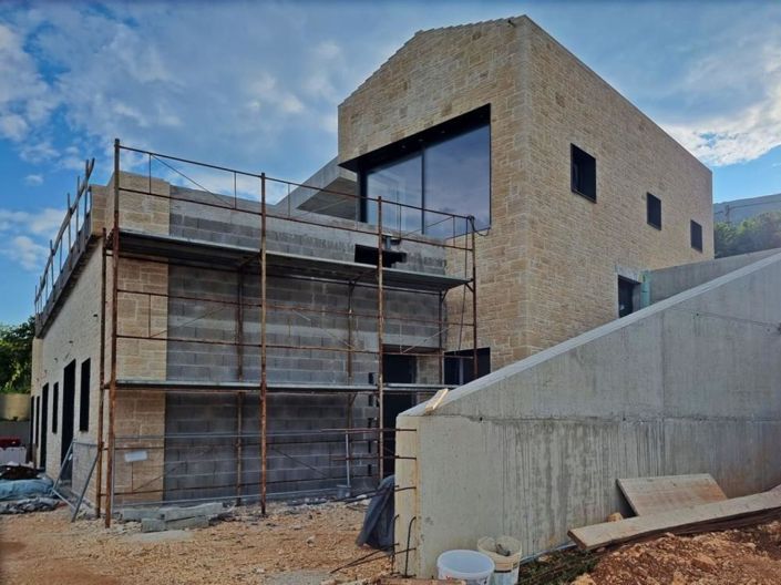 Image No.20-3 Bed Property for sale