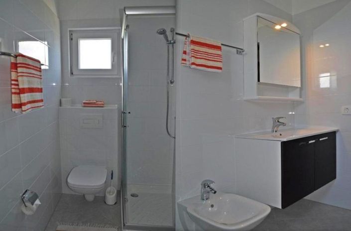 Image No.19-6 Bed Property for sale