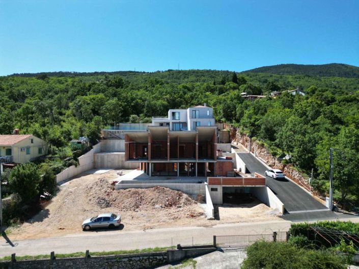 Image No.23-4 Bed Property for sale