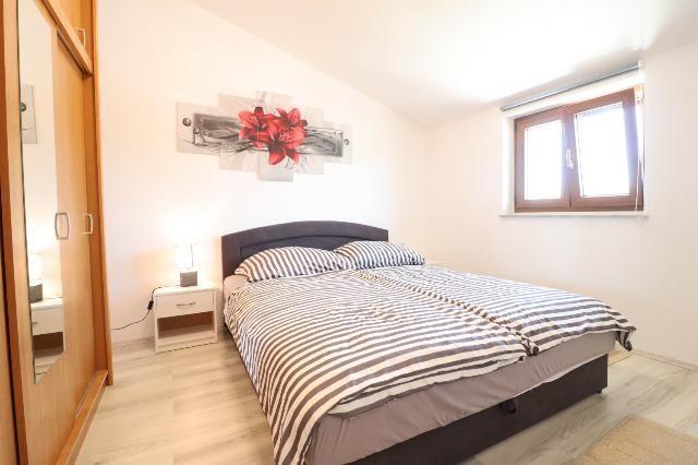 Image No.22-7 Bed Property for sale