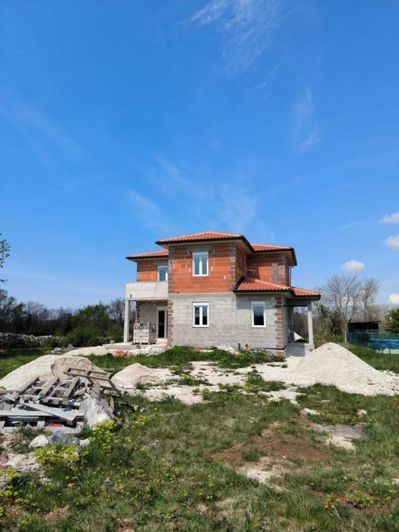 Image No.1-5 Bed Property for sale