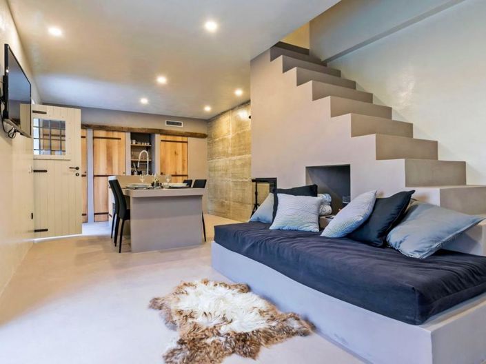 Image No.12-2 Bed Property for sale