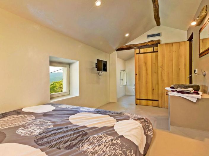 Image No.24-2 Bed Property for sale