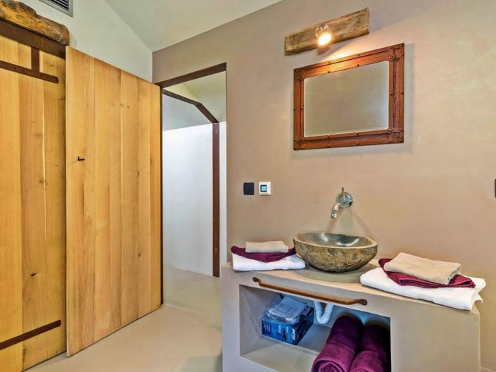 Image No.25-2 Bed Property for sale