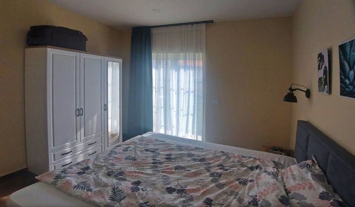 Image No.12-4 Bed Property for sale