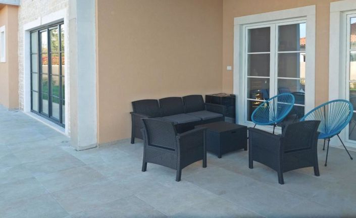 Image No.2-4 Bed Property for sale