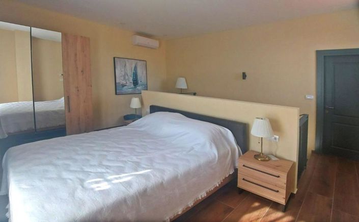 Image No.8-4 Bed Property for sale