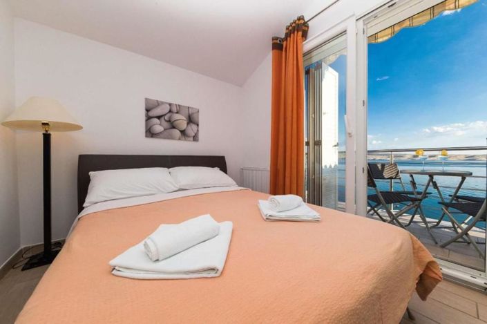 Image No.24-14 Bed Property for sale