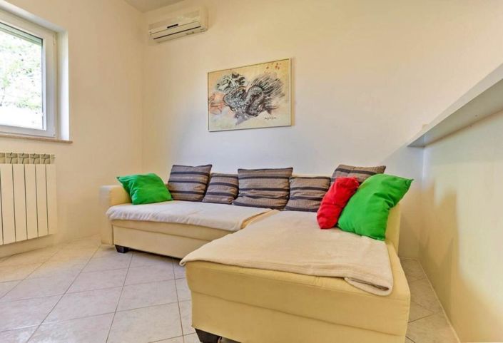 Image No.21-8 Bed Property for sale