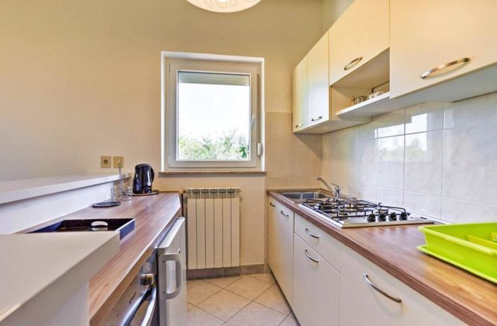 Image No.23-8 Bed Property for sale