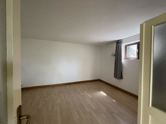 Image No.21-4 Bed Property for sale