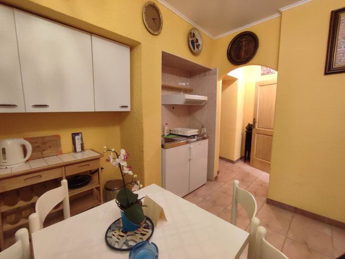 Image No.12-4 Bed Property for sale