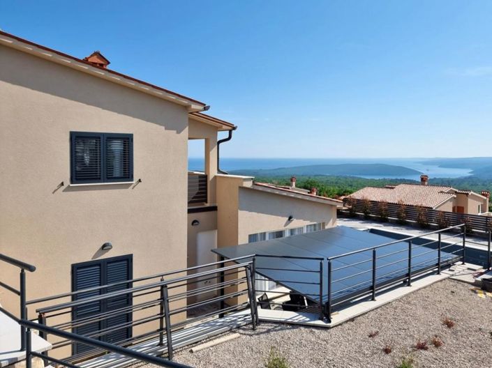 Image No.1-4 Bed Property for sale