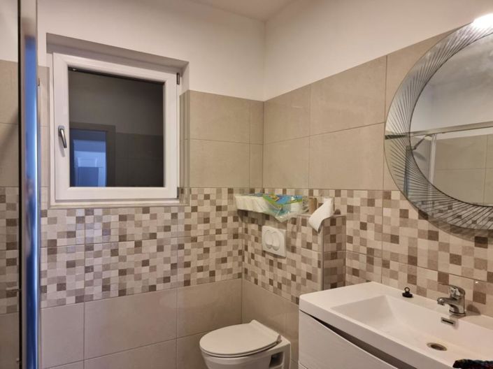 Image No.12-4 Bed Property for sale