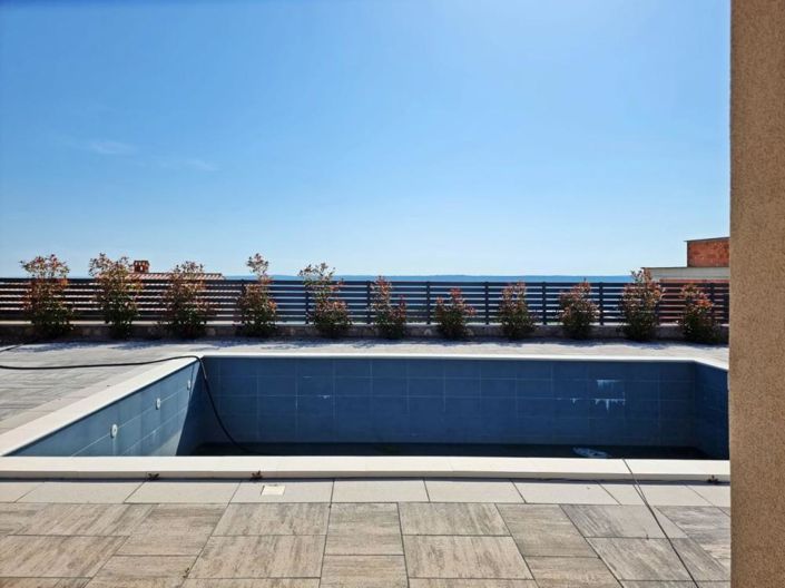 Image No.3-4 Bed Property for sale