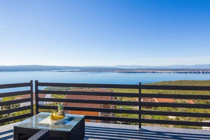 Image No.9-9 Bed Property for sale