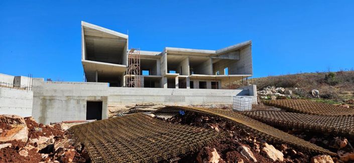 Image No.1-4 Bed Property for sale