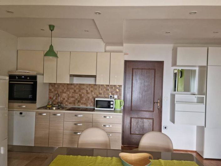 Image No.18-11 Bed Property for sale