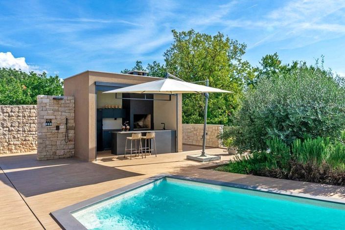 Image No.6-3 Bed Property for sale