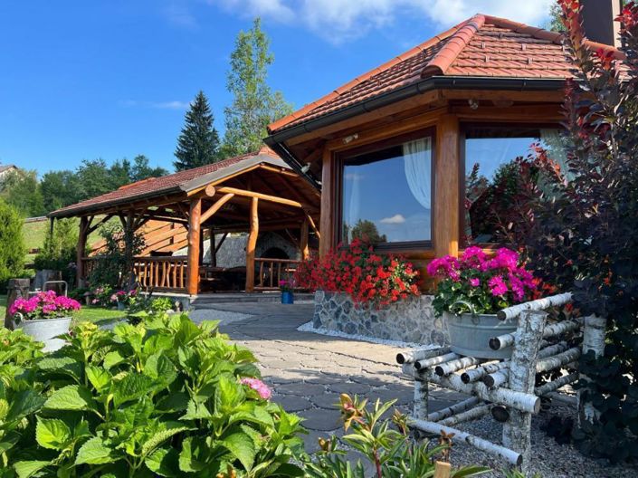 Image No.10-2 Bed Property for sale