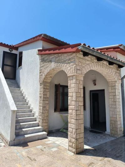 Image No.23-4 Bed Property for sale