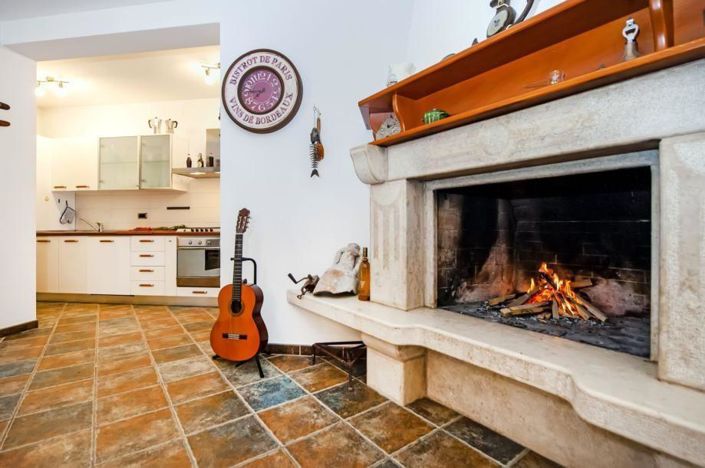 Image No.12-4 Bed Property for sale